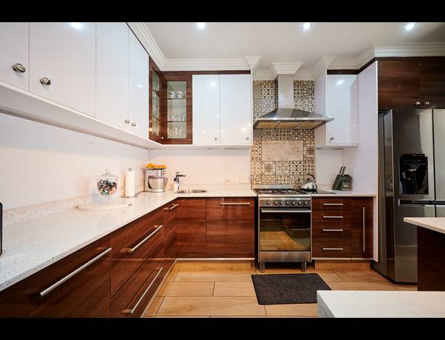 4 BEDROOM HOUSE SOLD IN HALFWAY GARDENS